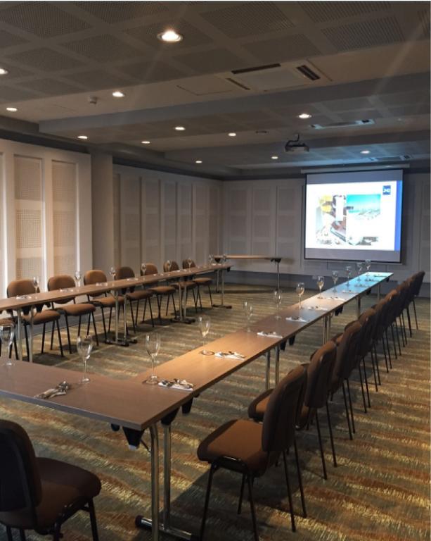 Ghl Hotel Montería Exteriör bild A meeting room at the hotel