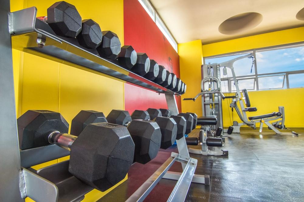 Ghl Hotel Montería Exteriör bild A gym at the hotel