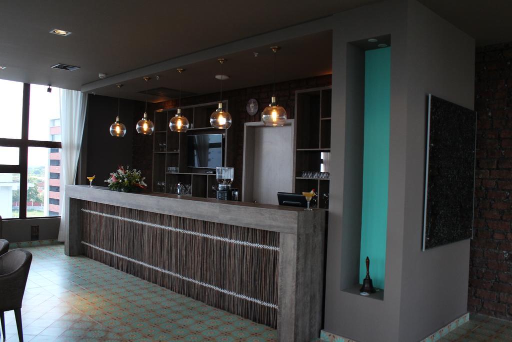 Ghl Hotel Montería Exteriör bild The kitchen at the 100th floor