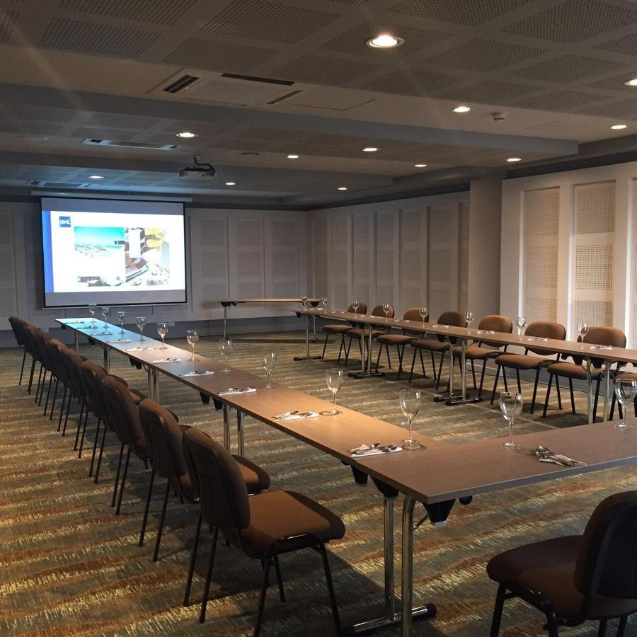 Ghl Hotel Montería Exteriör bild A meeting room at the hotel